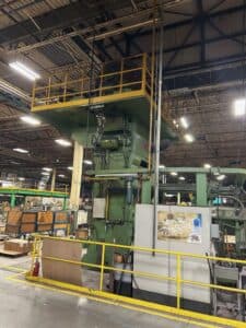 Presse à vis Gamei PHG-1200/1500 - 1500 tonne (Photo 3)