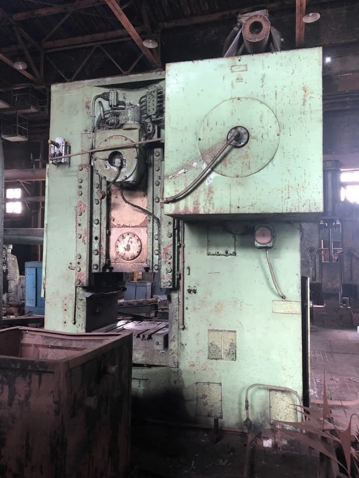 Presse à genouillère Barnaul KB8340 - 1000 tonne