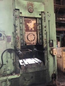 Presse à genouillère Barnaul KB8340 - 1000 tonne (Photo 4)