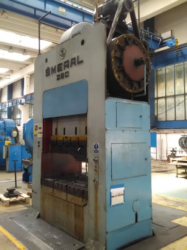 Presse d'ébavurage Smeral LKT 250 - 250 tonne