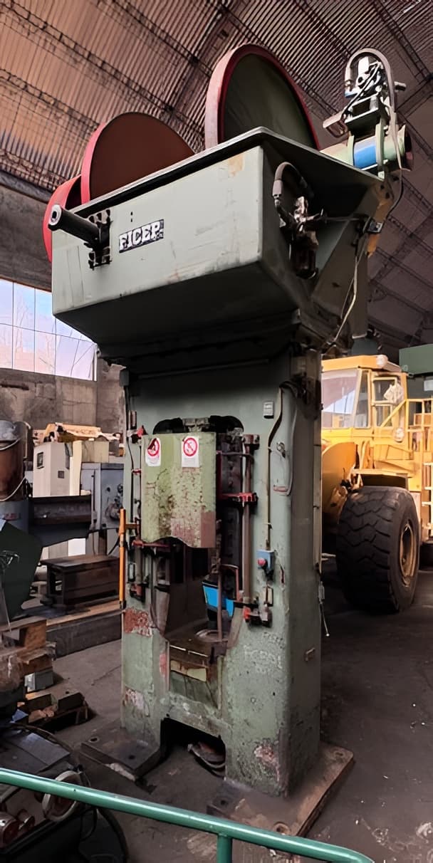 Presse à vis Ficep PFS 180 - 325 tonne