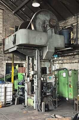 Presse à vis Hasenclever FPRN 250 - 630 tonne (Photo 1)
