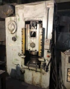Presse à genouillère Kuzlitmash KB8334 - 250 tonne (Photo 4)