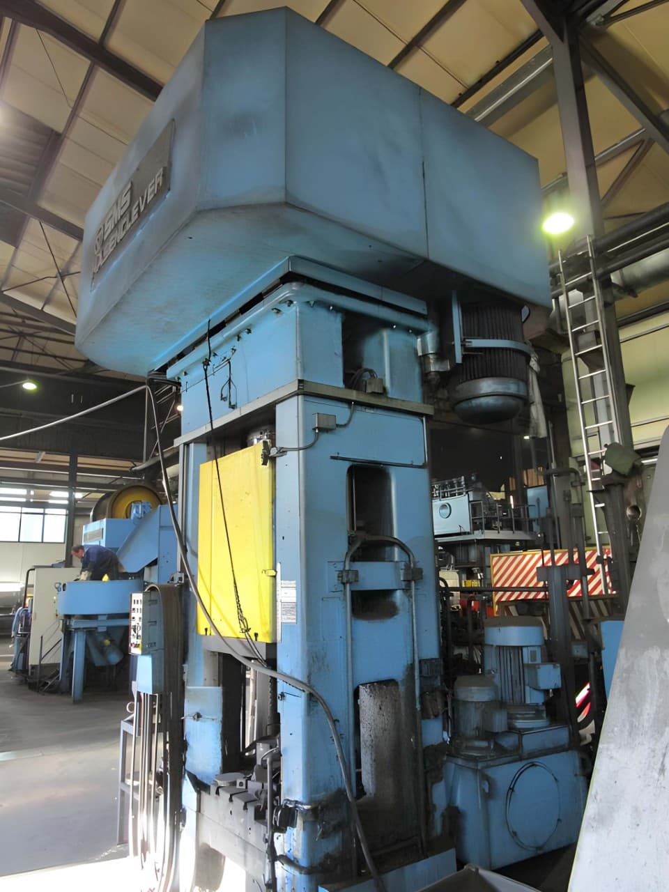 Presse à vis SMS Hasenclever SPK 800/820/355/1075 - 800 tonne