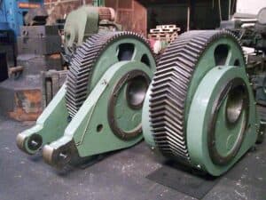 Presse d'ébavurage Wilkins & Mitchell T48-S4-12 - 1000 tonne (Photo 3)