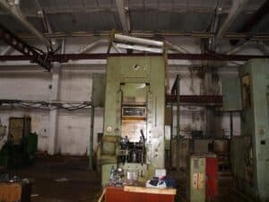 Presse à genouillère Barnaul K8340 - 1000 tonne ID: 75761