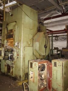 Presse à genouillère Barnaul K8340 - 1000 tonne (Photo 7)
