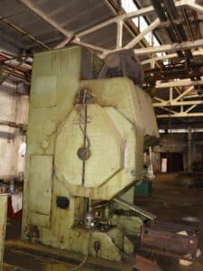 Presse à genouillère Barnaul K8340 - 1000 tonne (Photo 6)