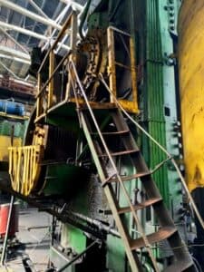 Presse de forgeage à chaud NKMZ Kramatorsk K8546 / PKKSH 4000 - 4000 tonne (Photo 6)