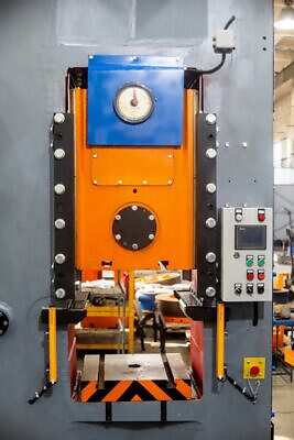 Presse à genouillère Barnaul KB8336 - 400 tonne (Photo 1)