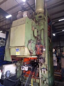 Presse à genouillère Barnaul K8342 - 1600 tonne (Photo 2)