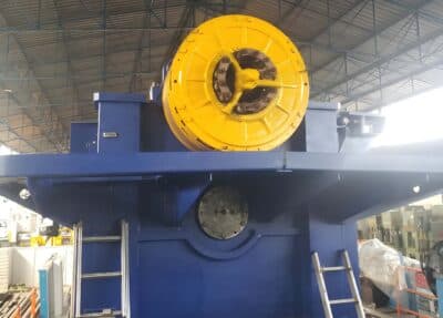 Presse d'ébavurage TMP Voronezh KA9540 - 1000 tonne (Photo 2)