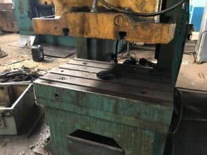 Presse mécanique TMP Voronezh K0134 - 250 tonne (Photo 3)