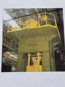 Presse d'ébavurage TMP Voronezh K9538 - 630 tonne (Photo 2)