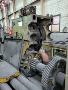 Presse d'ébavurage TMP Voronezh K9538 - 630 tonne (Photo 5)