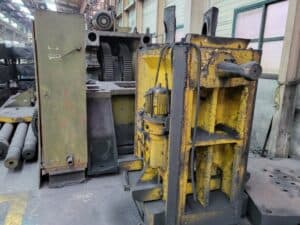 Presse d'ébavurage TMP Voronezh K9538 - 630 tonne (Photo 10)