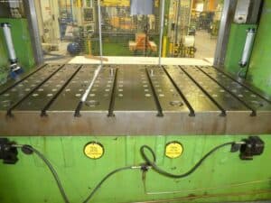 Presse mécanique Wilkins & Mitchell E84-4-12 - 250 tonne (Photo 8)