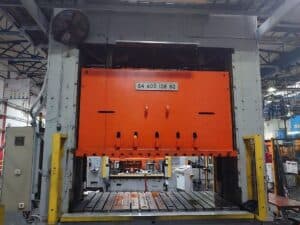 Presse mécanique Wilkins & Mitchell S4-400-10-63 - 400 tonne (Photo 2)