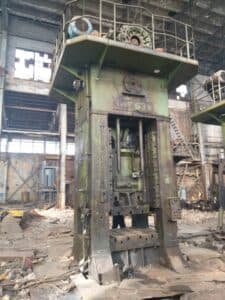 Presse d'ébavurage TMP Voronezh K9538 - 630 tonne ID: 75356