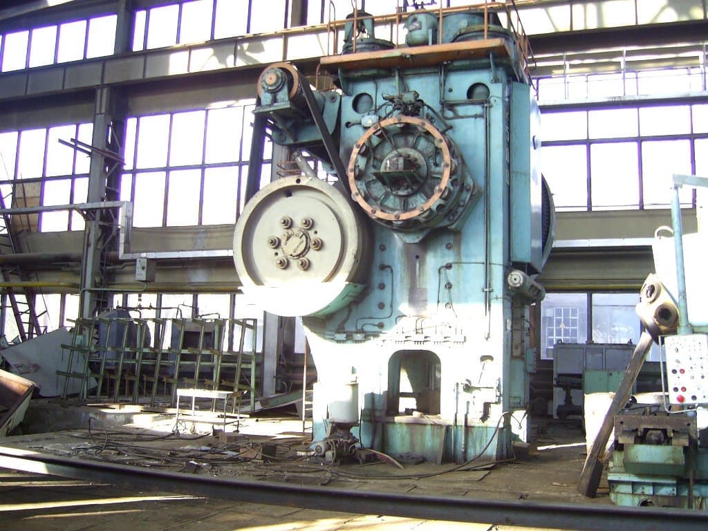 Presse de forgeage à chaud TMP Voronezh K8544 - 2500 tonne