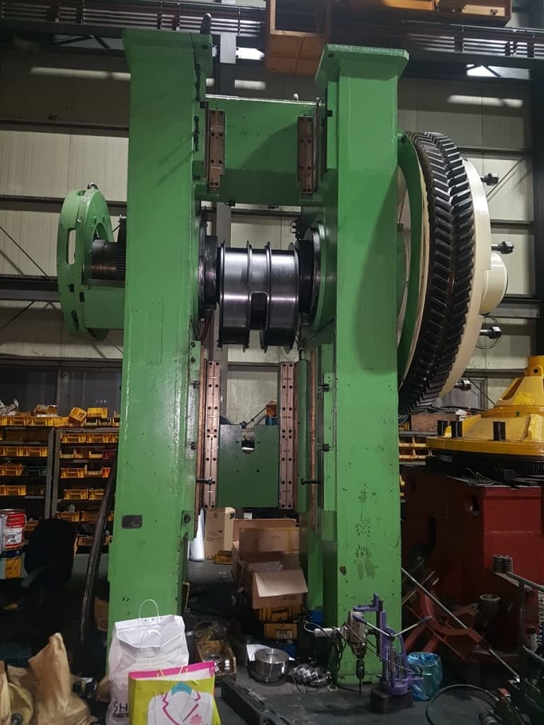 Presse de forgeage à chaud TMP Voronezh KG8040 - 1000 tonne