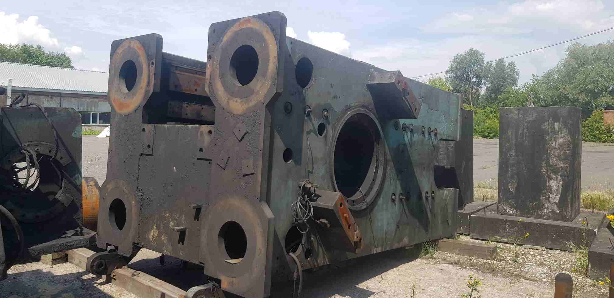 Presse de forgeage à chaud TMP Voronezh KB8042 - 1600 tonne