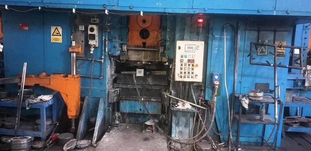 Presse de forgeage à chaud TMP Voronezh KB8542 - 1600 tonne
