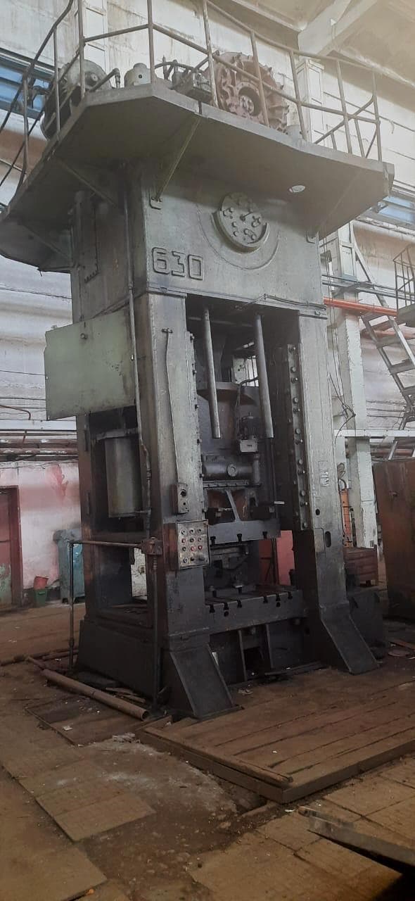 Presse d'ébavurage TMP Voronezh K2538 - 630 tonne