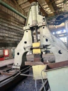 Marteau de forgeage en matrice ouverte VoronezhPress M1345 - 3 tonne (Photo 1)
