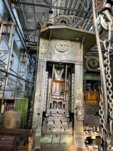 Presse d'ébavurage TMP Voronezh K2538 - 630 tonne ID: 75966
