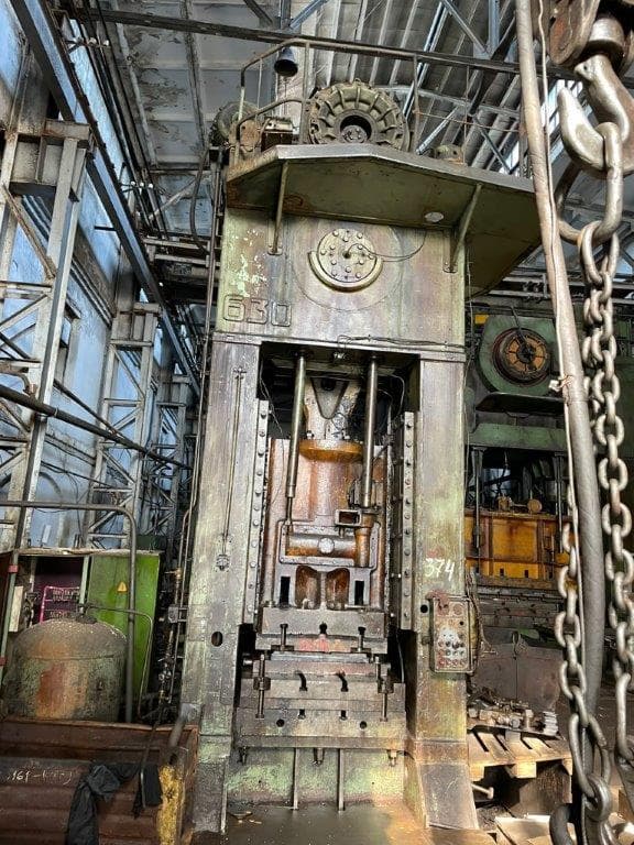 Presse d'ébavurage TMP Voronezh K2538 - 630 tonne