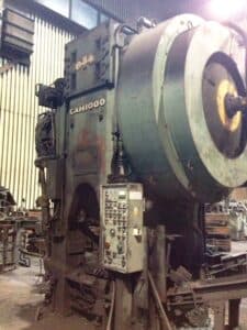 Presse de forgeage à chaud Komatsu CAH1000 - 1000 tonne (Photo 10)