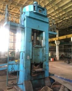Presse à vis Chimkent F1734 - 250 tonne (Photo 2)