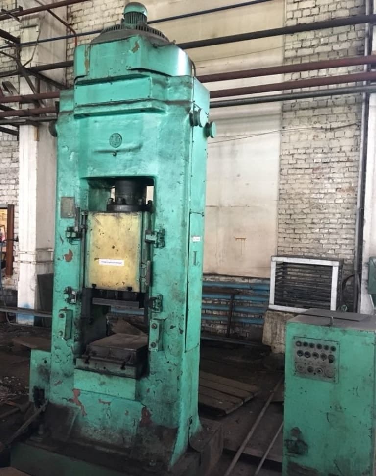 Presse à vis Kalinin F1730 - 100 tonne
