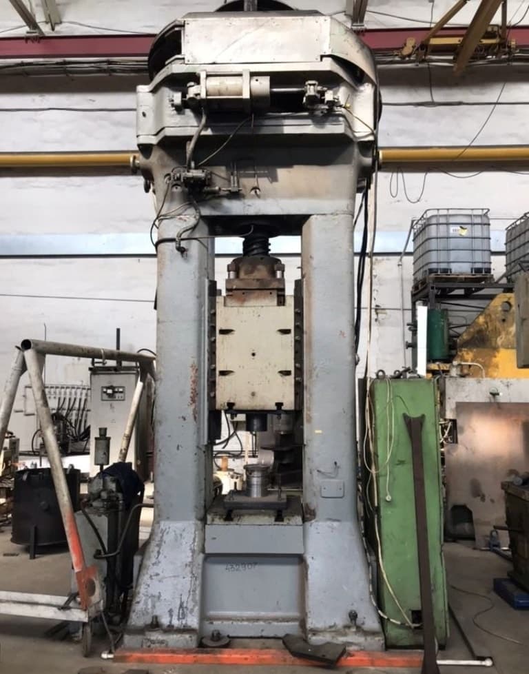 Presse à vis Chimkent F1734A - 250 tonne
