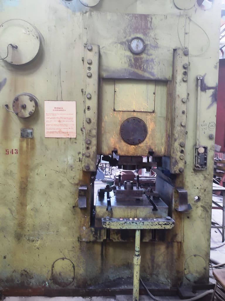 Presse à genouillère Barnaul KB8340 - 1000 tonne