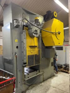 Presse de forgeage à froid Barnaul KB0036 - 400 tonne ID: 75973