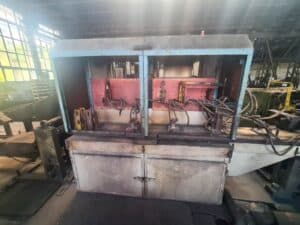 Machine de forgeage automatique Hatebur AMP30 - 230 tonne (Photo 3)
