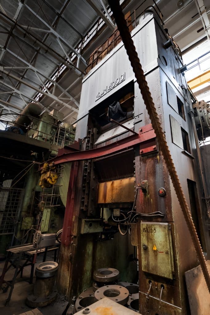 Presse à genouillère TMP Voronezh K04.127.846 - 4000 tonne