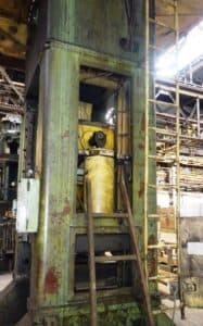 Presse d'ébavurage TMP Voronezh KA9536 - 400 tonne (Photo 13)