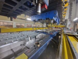 Presse d'estampage Aida DSF-TE4-20000-730-250 - 2000 tonne (Photo 7)