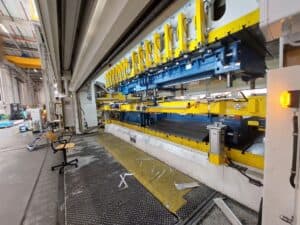 Presse d'estampage Aida DSF-TE4-20000-730-250 - 2000 tonne (Photo 1)