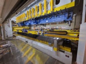 Presse d'estampage Aida DSF-TE4-20000-730-250 - 2000 tonne (Photo 4)