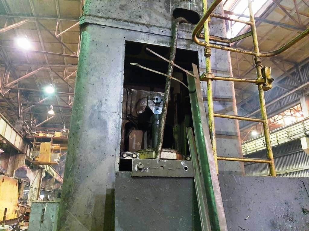 Presse d'ébavurage TMP Voronezh KB2536 - 400 tonne