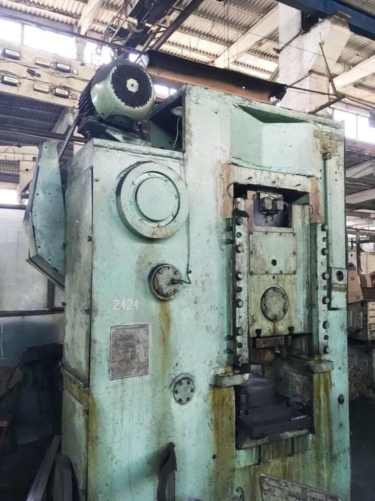 Presse à genouillère Barnaul KB8336 - 400 tonne