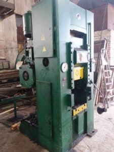 Presse à genouillère Barnaul K8336 - 400 tonne ID: 75387
