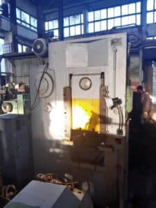 Presse à genouillère Barnaul KB8334 - 250 tonne (Photo 10)