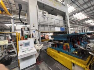 Presse d'estampage Rovetta S4-20000/5500x2500/LD-ET3 - 2000 tonne (Photo 2)