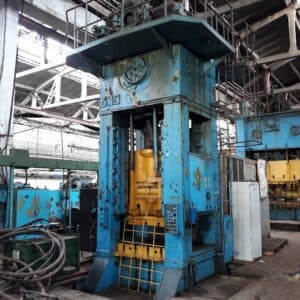 Presse d'ébavurage TMP Voronezh К9538 - 630 tonne (Photo 1)