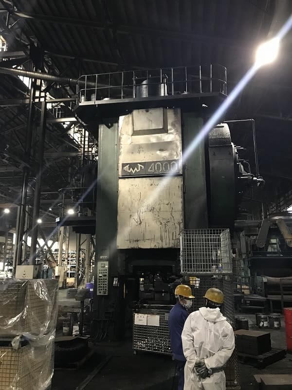 Presse de forgeage à chaud TMP Voronezh KB8046 - 4000 tonne